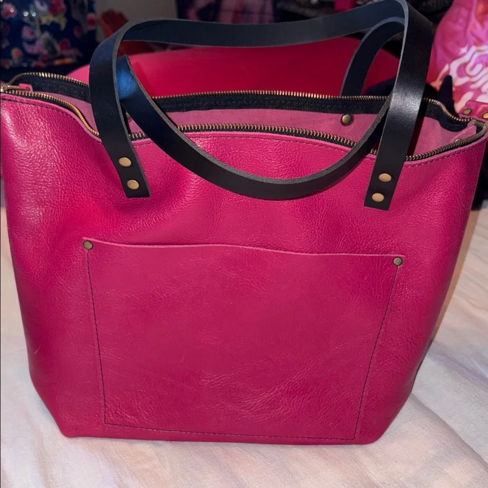 Portland leather group large 🦄 color hibiscus BNNU it has been in my closet. - Picture 2 of 6